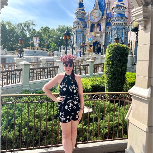 SHEIN Floral Halter Neck Romper - Picture 1 of 12